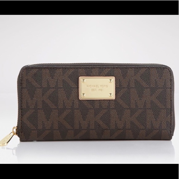 Michael Kors continental monogram wallet ❤️❤️ - Picture 1 of 9